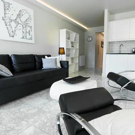 Апартаменты 2-bedroom Pointe Croisette Peaceful Walk To The *